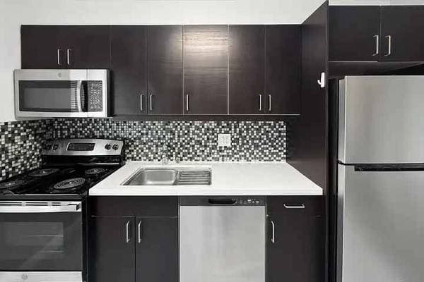 480 Crescent photo 5