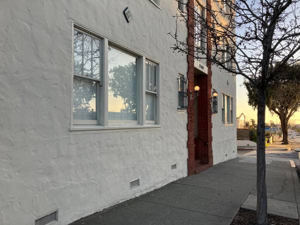 0BR/1BA Apartment · Oakland photo 2