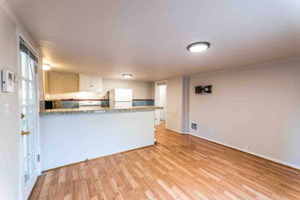 0BR/1BA Apartment · San Francisco photo 2