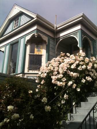 1BR/1BA Apartment · Emeryville photo 2