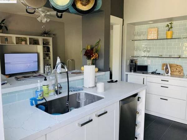 2BR/1BA Apartment · Oakland photo 3
