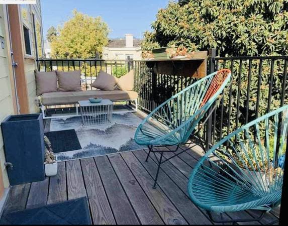 2BR/1BA Apartment · Oakland photo 5