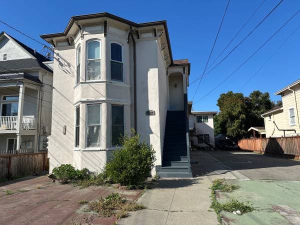 2BR/1BA Apartment on Pacific Ave · Alameda photo 1
