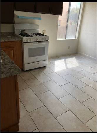3BR/1BA Apartment on E20th St · Oakland photo 3