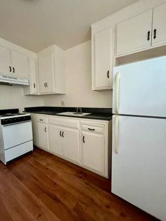 $1695.00 - Upstairs Studio Available Now In San Jose Near 280/87 Freeways! photo 2