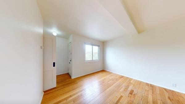 1BR/1BA Townhouse on Gonzalez · San Francisco photo 4