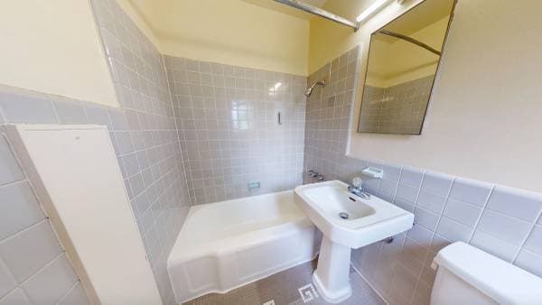 1BR/1BA Townhouse on Gonzalez · San Francisco photo 5