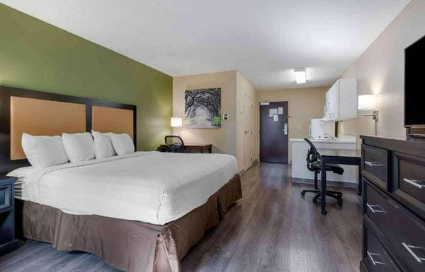 1BR/1BA Apartment · Pleasant Hill photo 2