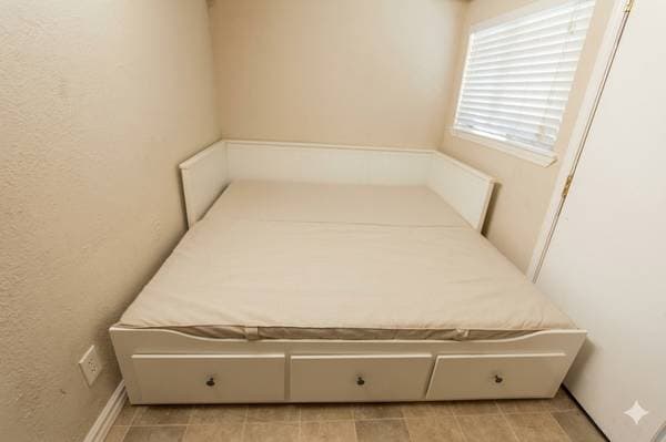 0BR/1BA Apartment · Richmond photo 4