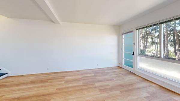 2BR/1BA Apartment on Serrano Drive · San Francisco photo 5