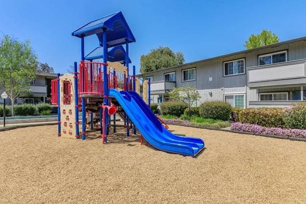 2BR/2BA Apartment on Stokes Street · San Jose photo 2