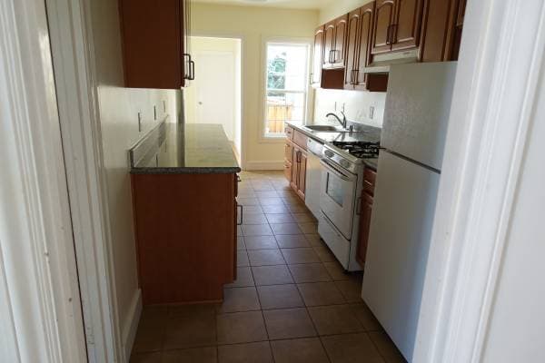 3BR/2BA Apartment · Berkeley photo 2