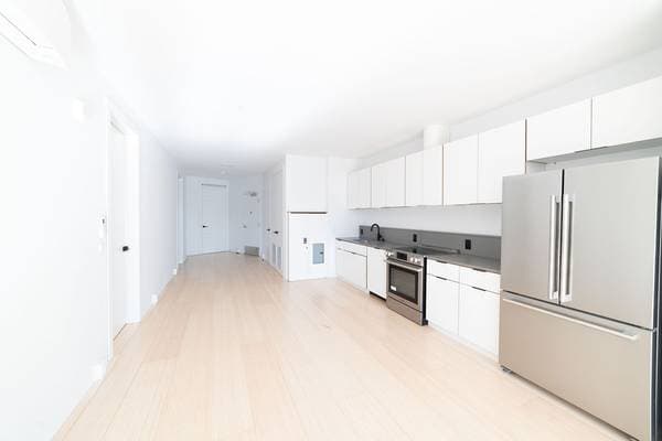 2BR/2BA Apartment on Piedmont · Oakland photo 4
