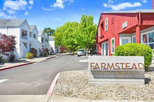 2BR/2BA Apartment · Santa Rosa photo 1