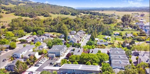 2BR/2BA Apartment · Santa Rosa photo 2