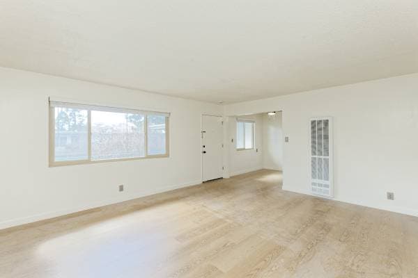2BR/1BA Apartment · Hayward photo 1