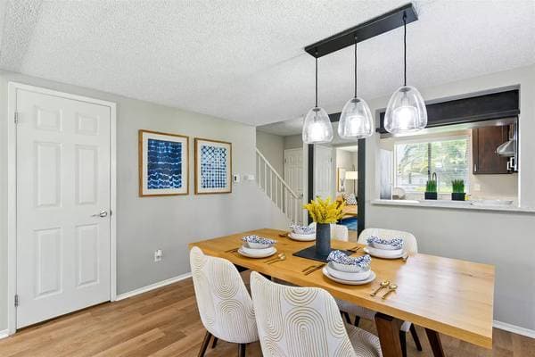3BR/2BA Apartment on Lakeville Cir · Petaluma photo 4