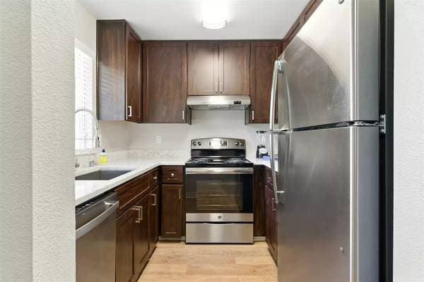 1BR/1BA Apartment on Lakeville Cir · Petaluma photo 4