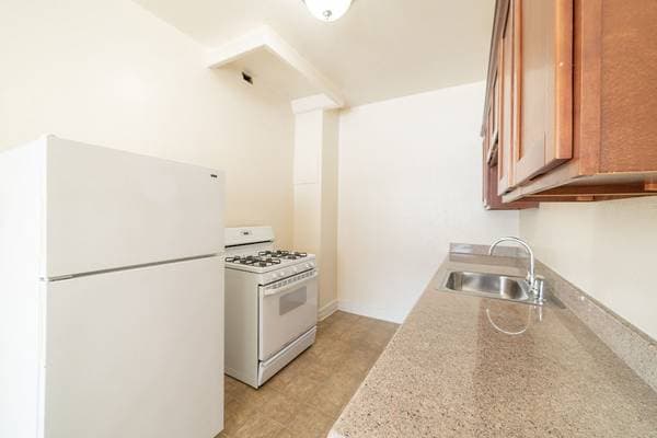 1BR/1BA Apartment on Glen · Oakland photo 4