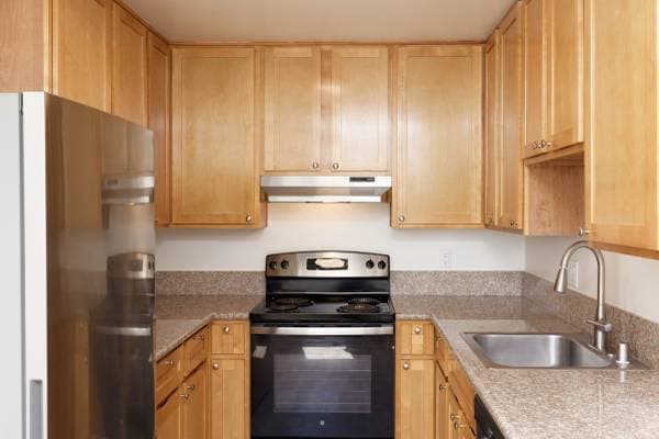 2BR/1BA Apartment · Hayward photo 4