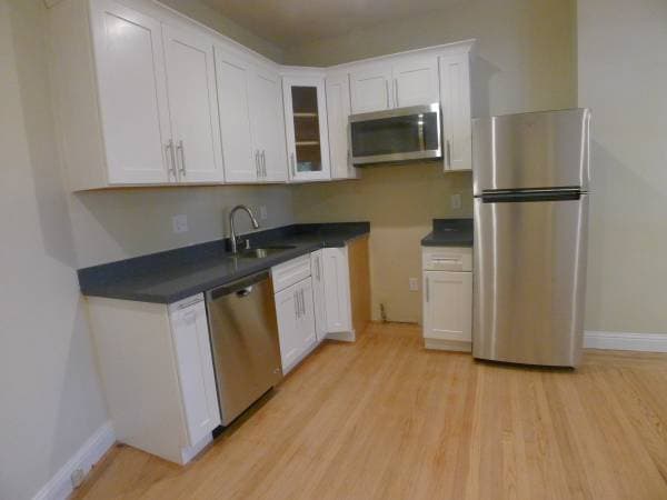 2BR/1BA Apartment on Telegraph Ave · Berkeley photo 1