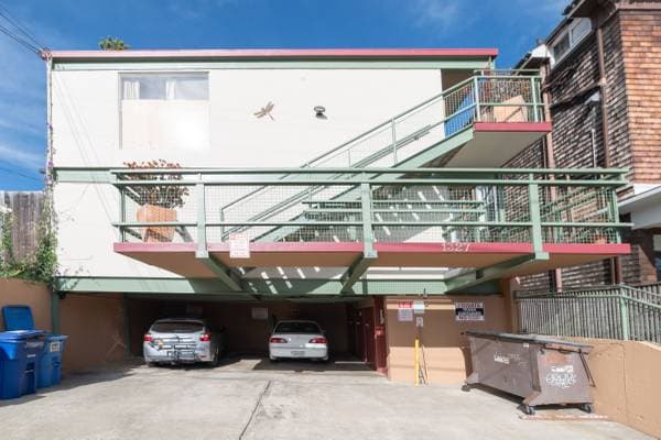 1BR/1BA Apartment on Milvia · Berkeley photo 5