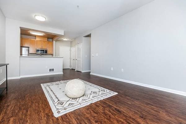 2BR/2BA Apartment on Schmidt Lane · El Cerrito photo 3