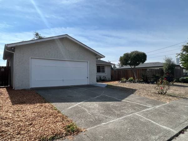 4BR/2BA Apartment on Bonnie Ave. · Cotati photo 5