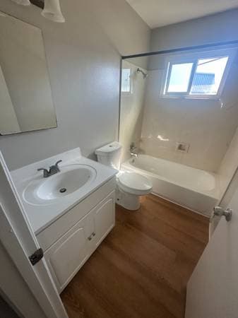 2BR/1BA Apartment on Grove Way · Hayward photo 5