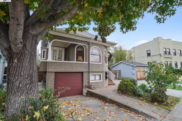 2BR/2BA Duplex · Oakland photo 2