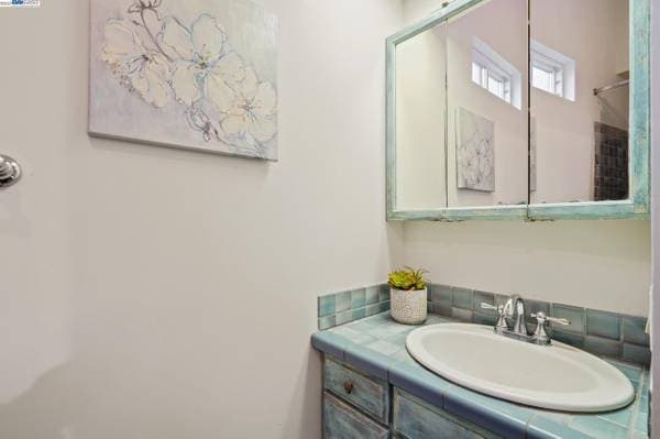 2BR/2BA Duplex · Oakland photo 5