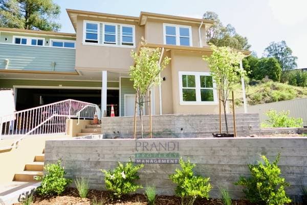 1BR/1BA Apartment on E Crescent Dr Unit A · Kentfield photo 1