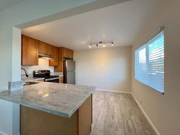 2BR/1BA Apartment on Solano Avenue · Napa photo 5