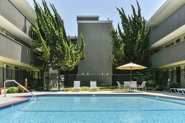 1BR/1BA Apartment on Central Avenue · Alameda photo 1