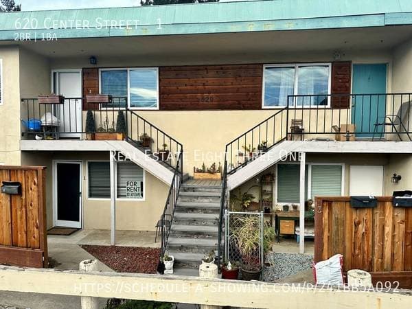 2BR/1BA Apartment on Center Street · Capitola photo 1