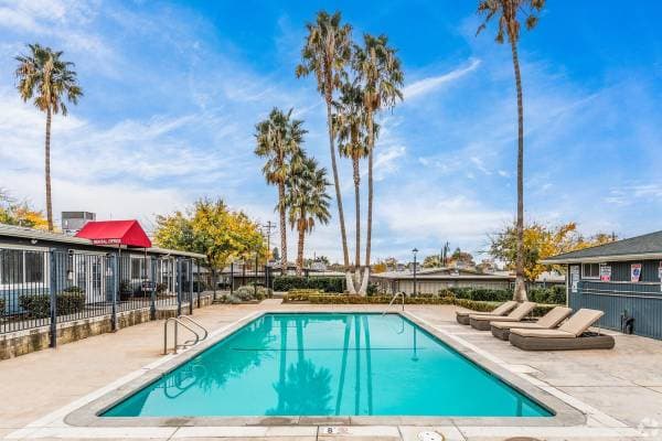 2BR/1BA Apartment on Delta Fair Blvd · Antioch photo 2