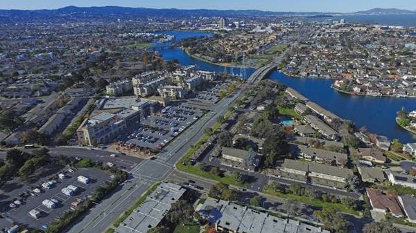 2BR/1BA Apartment on Foster City Boulevard · San Mateo photo 2