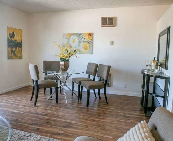 3BR/1BA Apartment on Central Ave · Alameda photo 5
