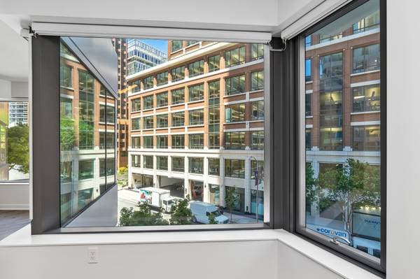2BR/1BA Condo on Spear Street · San Francisco photo 2
