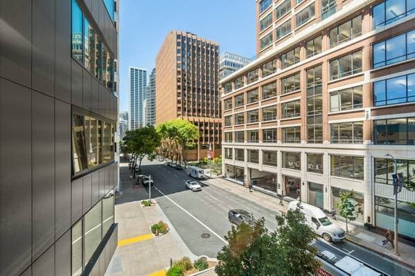 2BR/1BA Condo on Spear Street · San Francisco photo 3