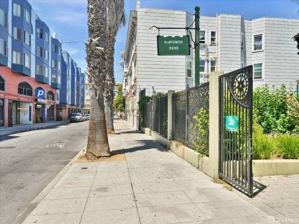 1BR/2BA Condo on Hoff St · San Francisco photo 1