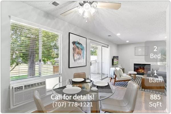 2BR/1BA Townhouse on Lakeville Cir · Petaluma photo 1