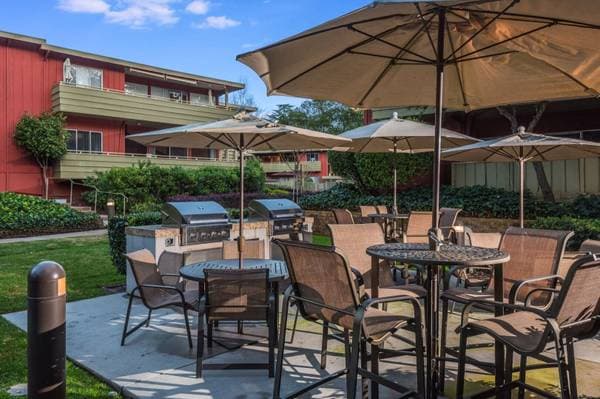 2BR/2BA Apartment on Massol Avenue · Los Gatos photo 5
