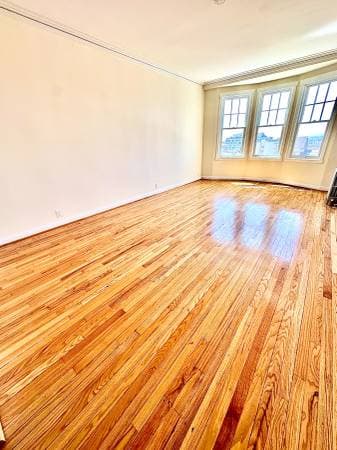 2400 Pacific Avenue Apartments photo 2
