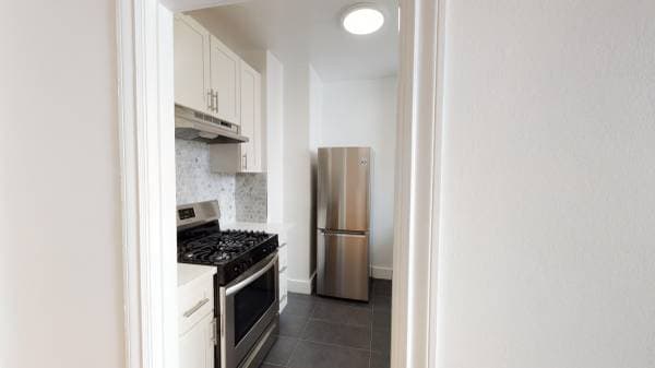 2BR/1BA Apartment on Lyon · San Francisco photo 3
