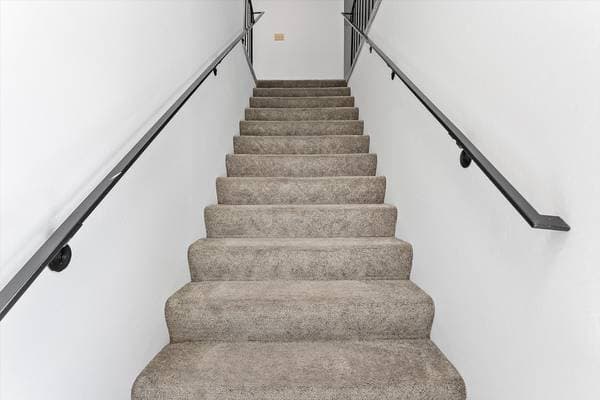 2BR/1BA Apartment on Alameda Ave · Alameda photo 3