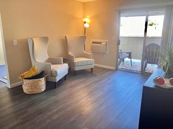 2BR/1BA Apartment on Rollingdell Drive · Cupertino photo 3