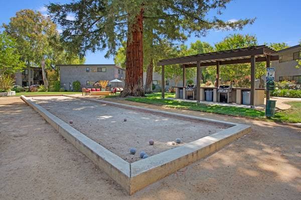 2BR/1BA Apartment on Whisman · Mountain View photo 3