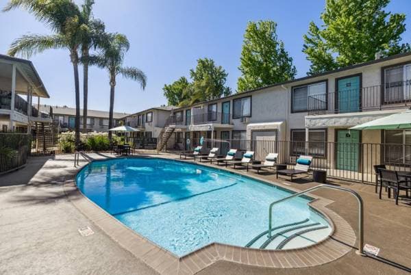 1BR/1BA Apartment on Hollis Avenue · Campbell photo 4
