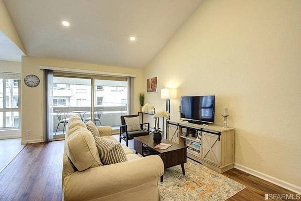 2BR/2BA Apartment on Fairmount Avenue · Oakland photo 2
